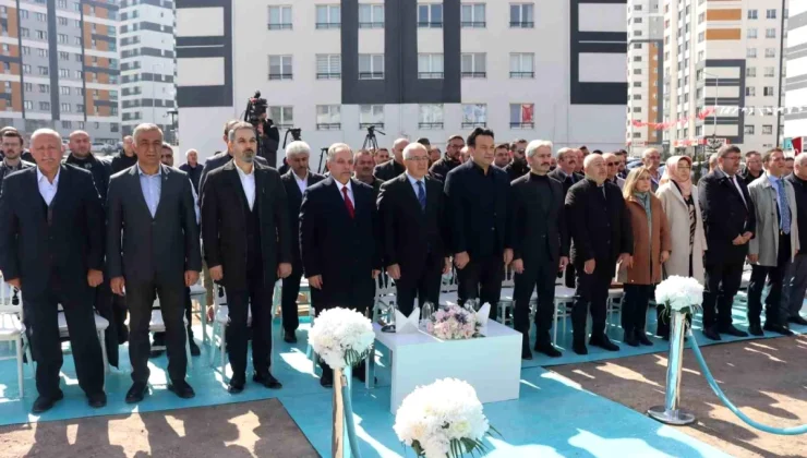 Talas Belediyesi ve Hayırsever Ahmet Gönen işbirliği ile ‘Ahmet Gönen Lisesi’ temeli atıldı