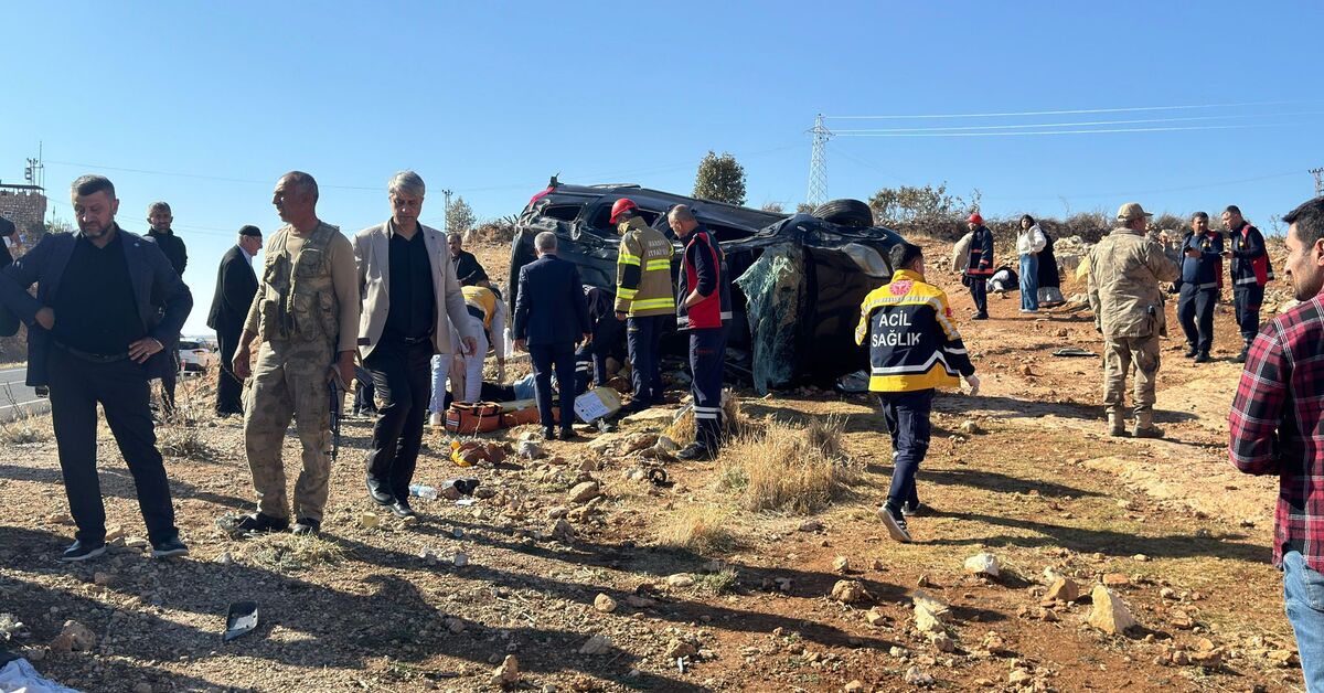 Mardin’de ticari araç takla attı: 4 ölü, biri bebek 4 yaralı