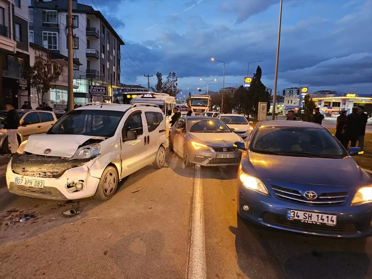 Afyon’da Zincirleme Kaza: 7 Yaralı