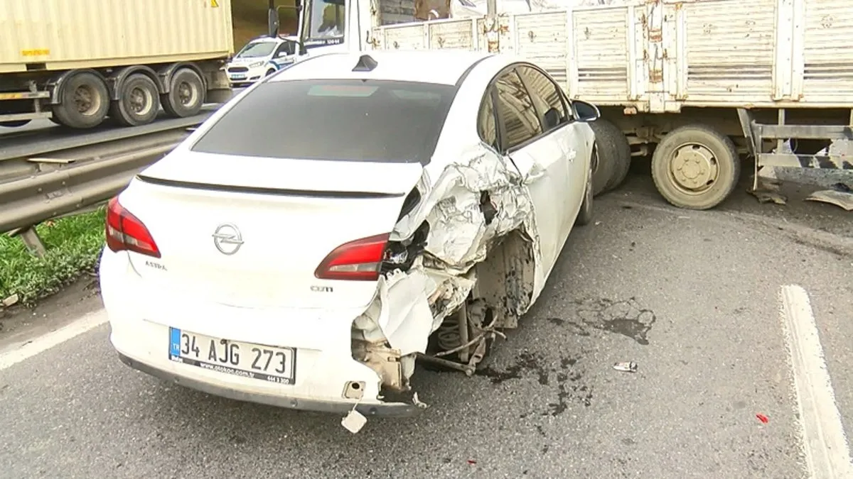 İstanbul’da zincirleme trafik kazası: 4’ü çocuk 8 yaralı