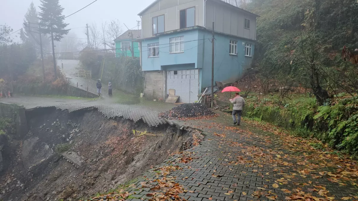 Zonguldak’ta Heyelan Korkusu: Mahalleliler Yardım Bekliyor