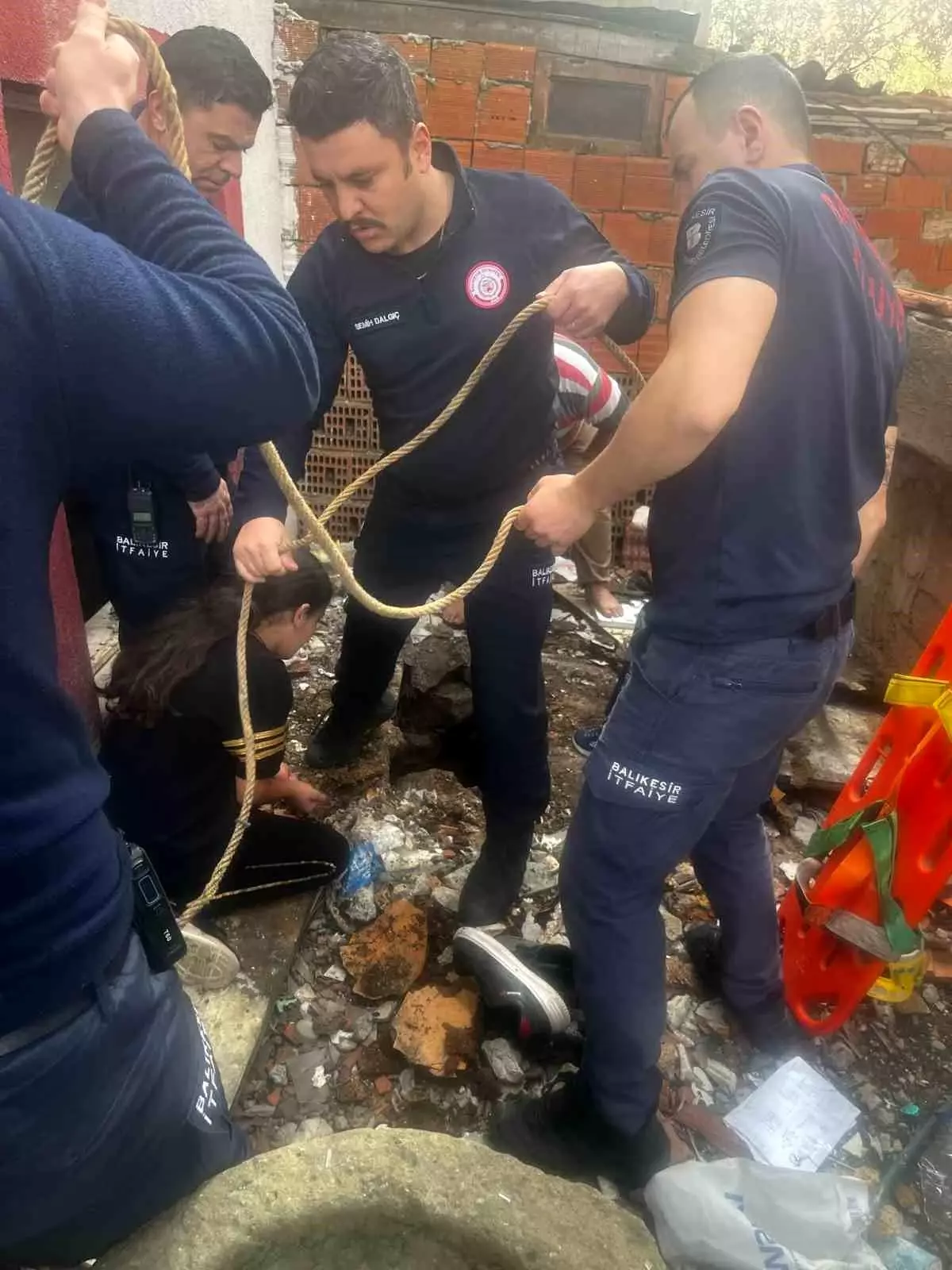 Balıkesir’de Çocuk Kuyuya Düştü, Kurtarıldı